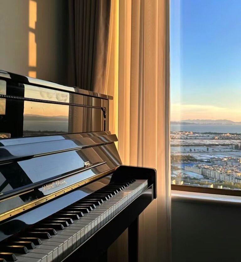 kingmusico,piano,electric piano,electric guitar,factory